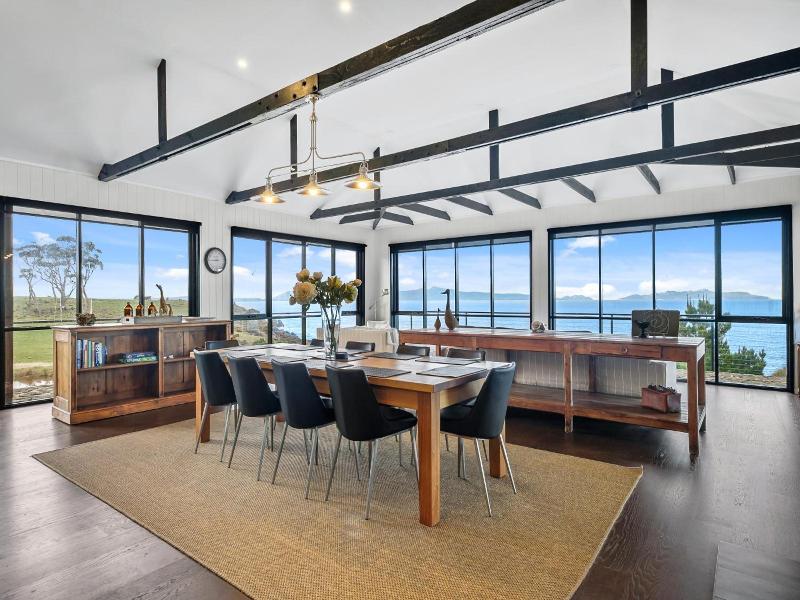 Hamptons On The Bay