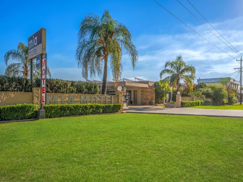 Mia Motel, Griffith
