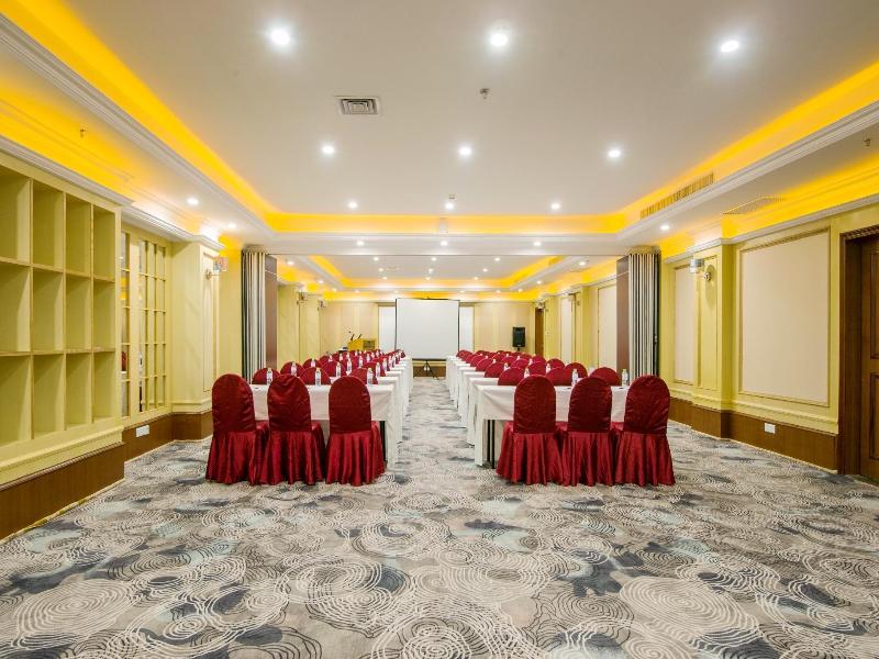 Resort Golden Palm image