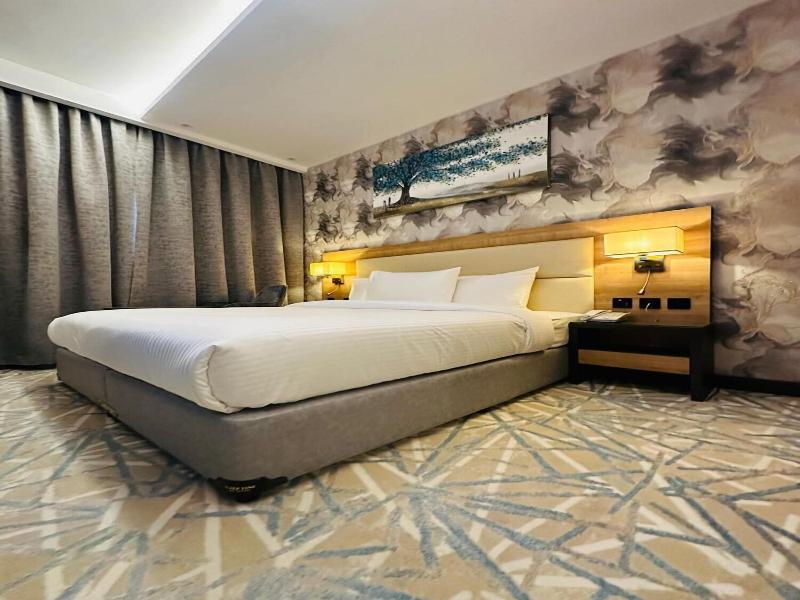 Sky Park Hotel image