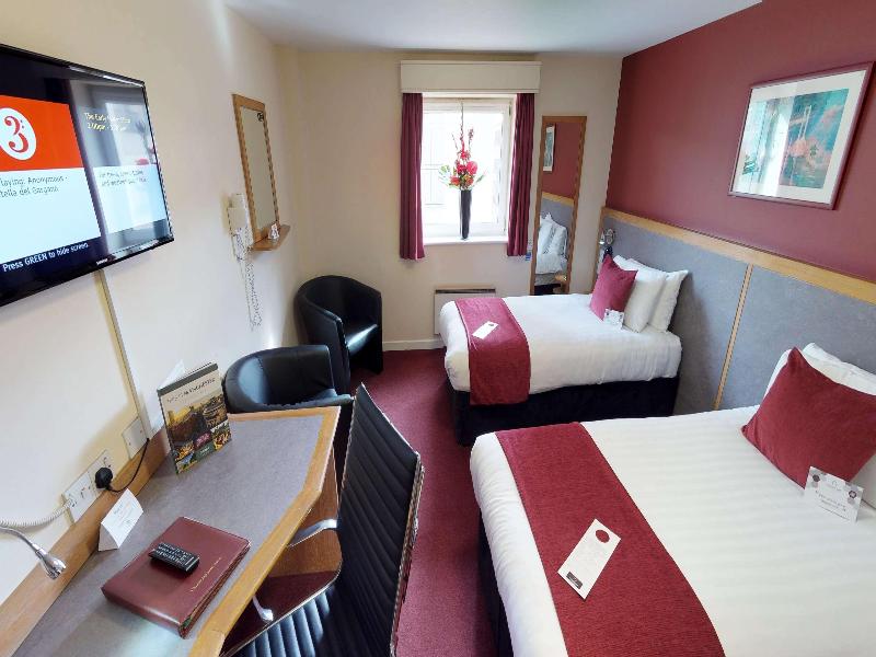Pendulum Hotel image
