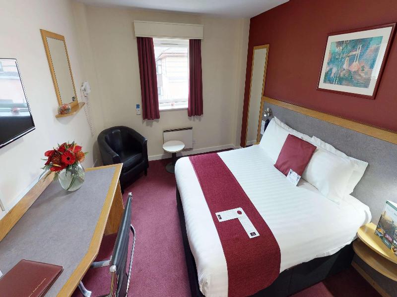 Pendulum Hotel image