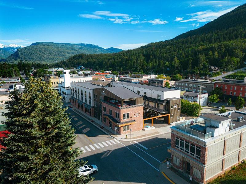 Basecamp Suites Revelstoke image
