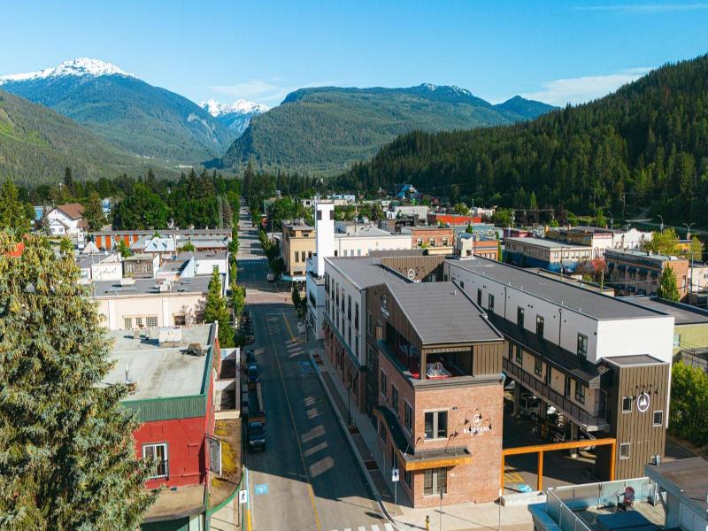 Basecamp Suites Revelstoke image