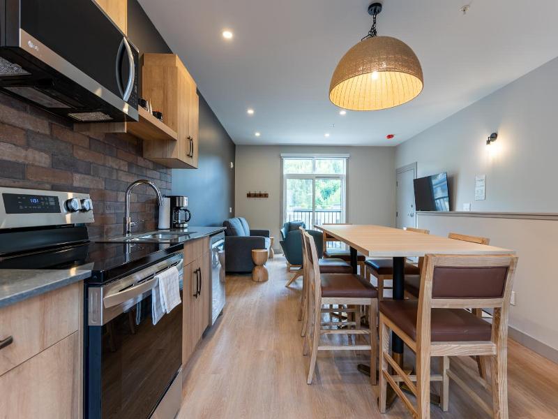 Basecamp Suites Revelstoke image