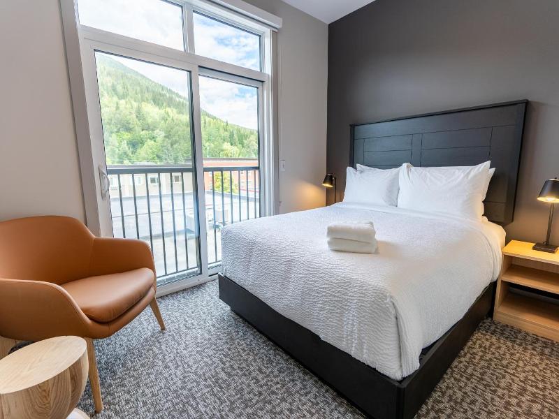 Basecamp Suites Revelstoke image