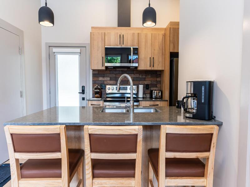 Basecamp Suites Revelstoke image