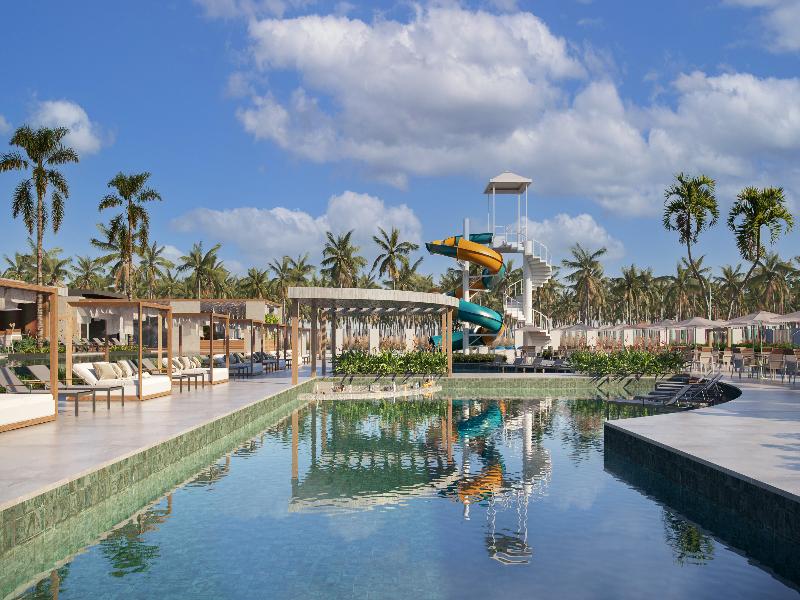 Beach Gav Resorts