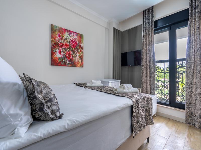 Day Li̇ghts Apart Otel image