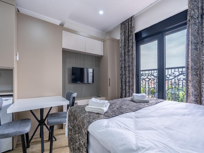 Day Li̇ghts Apart Otel image