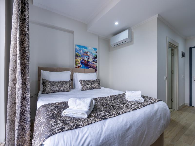 Day Li̇ghts Apart Otel image