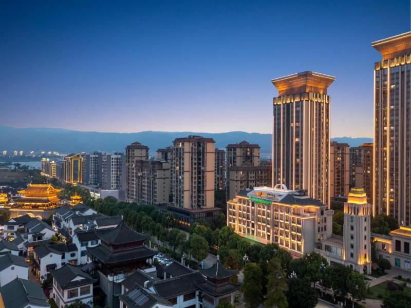 Holiday Inn Mile by IHG image