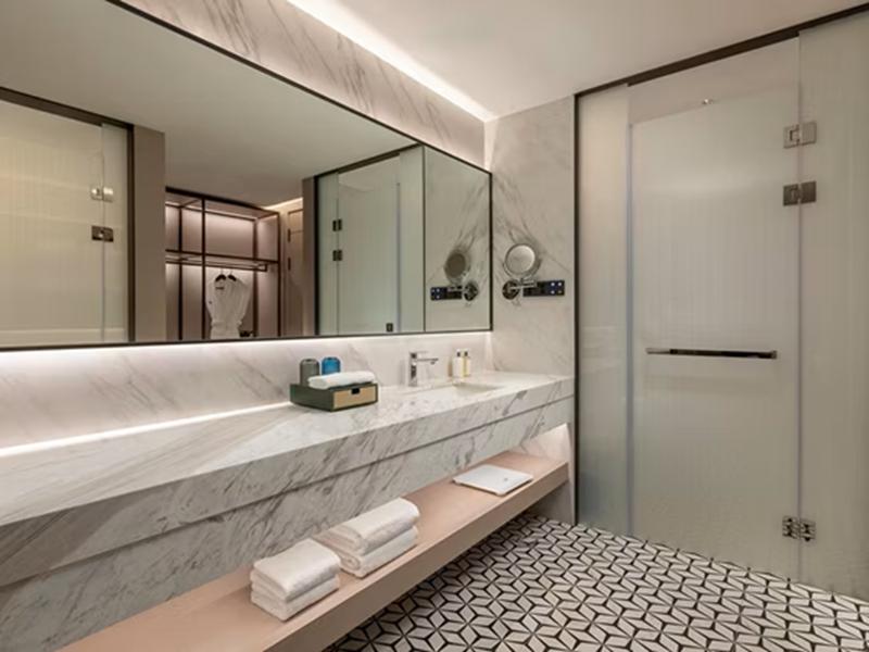 Holiday Inn Mile by IHG image