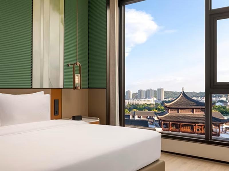 Holiday Inn Mile by IHG image