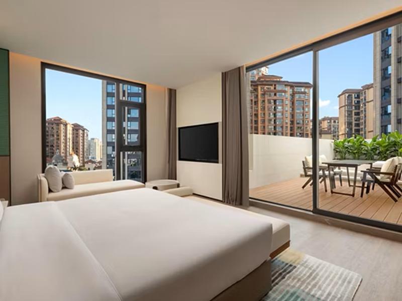 Holiday Inn Mile by IHG image