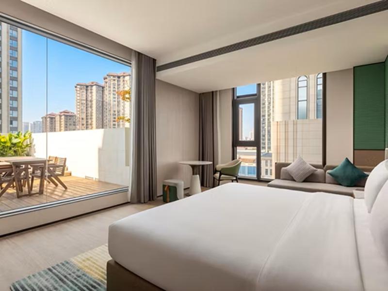 Holiday Inn Mile by IHG image