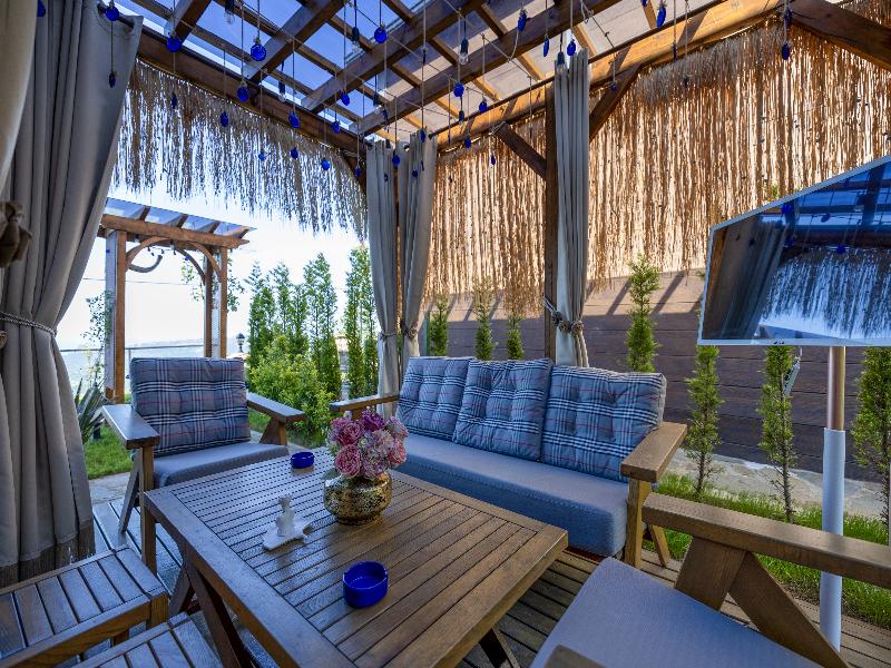 Poison Garden Suite & Spa image