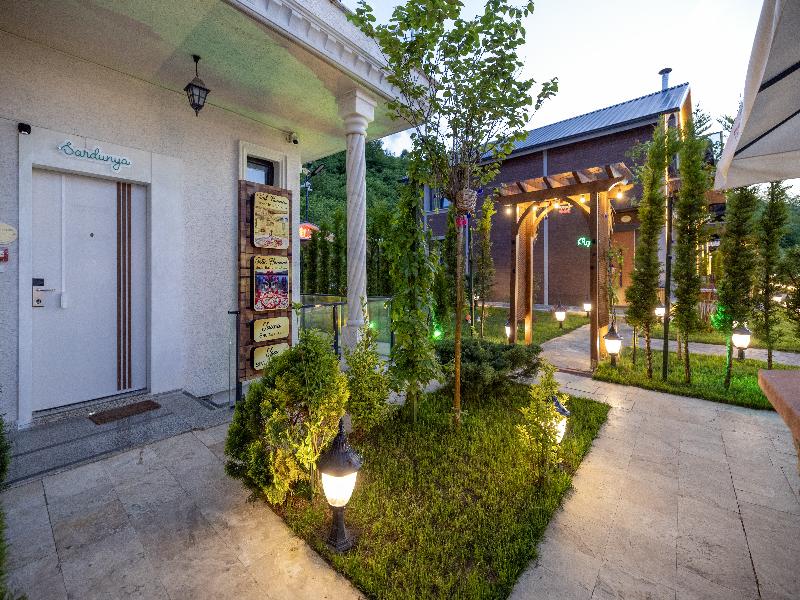 Poison Garden Suite & Spa image