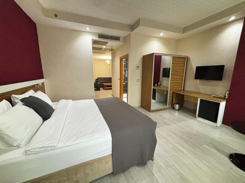 Mira Blue Hotel image
