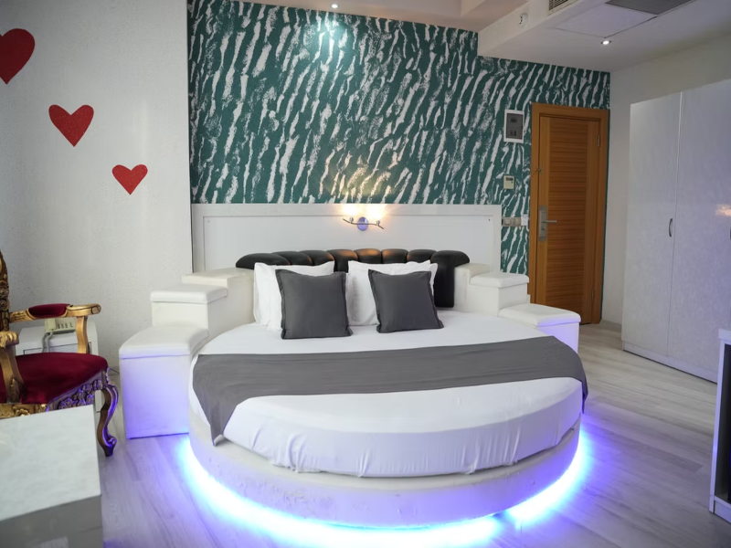 Mira Blue Hotel image