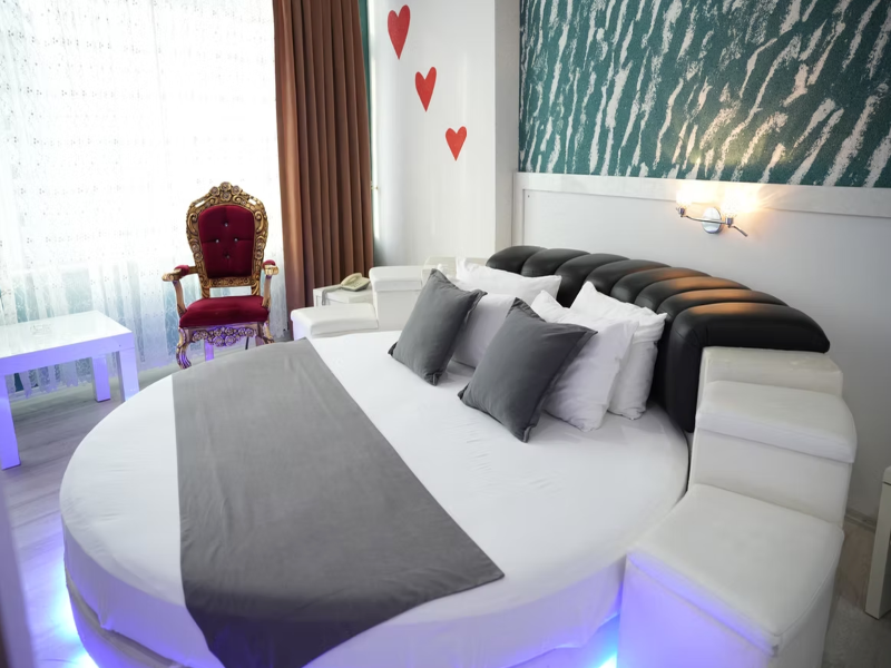 Mira Blue Hotel image