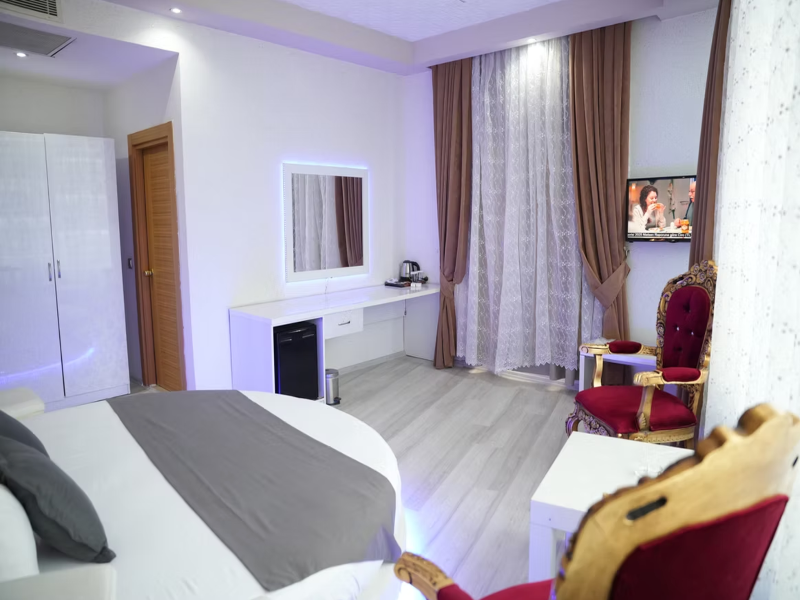Mira Blue Hotel image