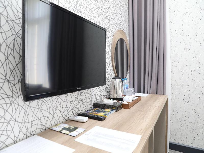 Home Suites Baku Halal Hotel image