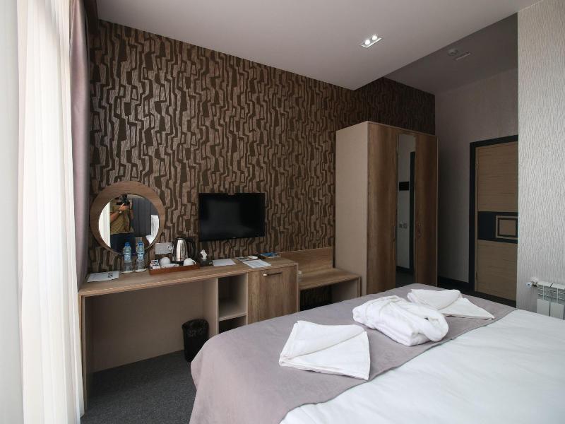 Home Suites Baku Halal Hotel image