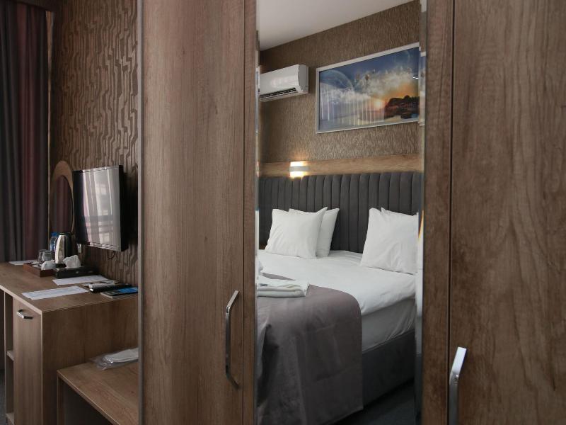 Home Suites Baku Halal Hotel image