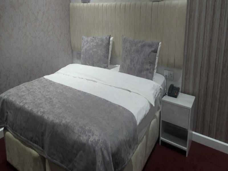 Home Suites Baku Halal Hotel image