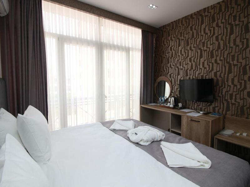 Home Suites Baku Halal Hotel image
