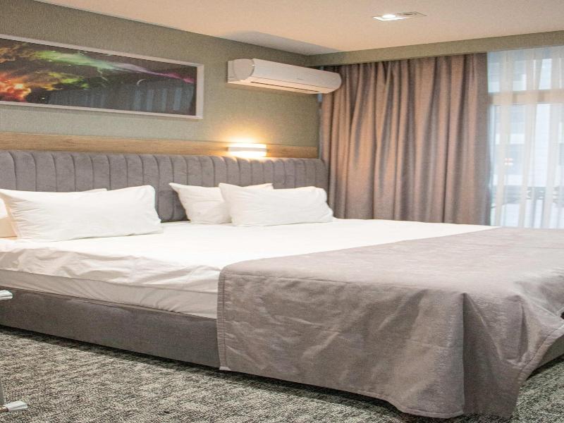 Home Suites Baku Halal Hotel image
