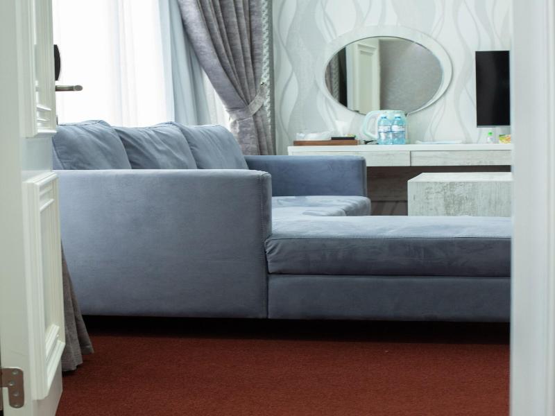 Home Suites Baku Halal Hotel image