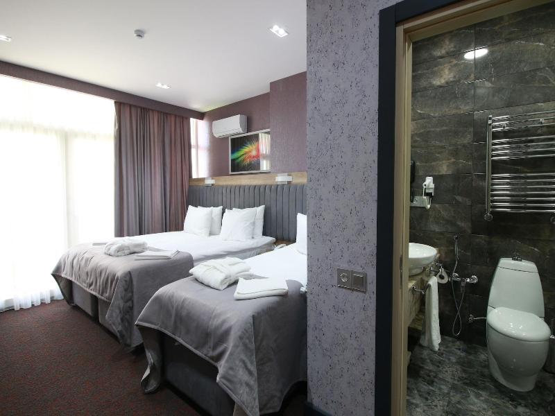 Home Suites Baku Halal Hotel image