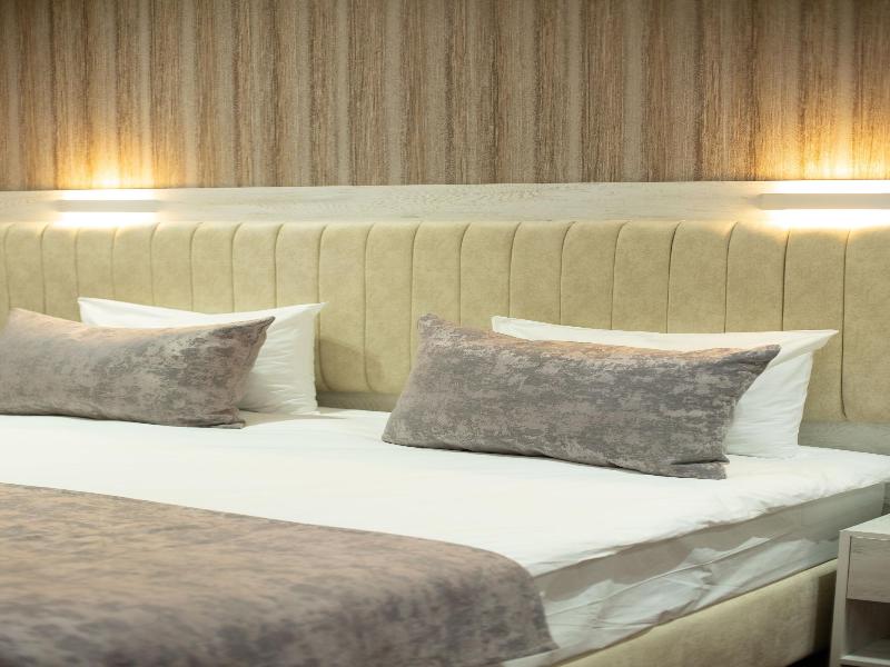 Home Suites Baku Halal Hotel image