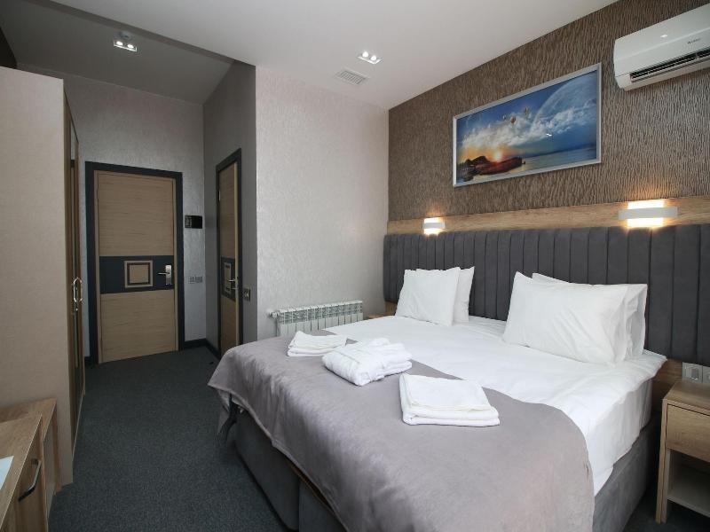 Home Suites Baku Halal Hotel image