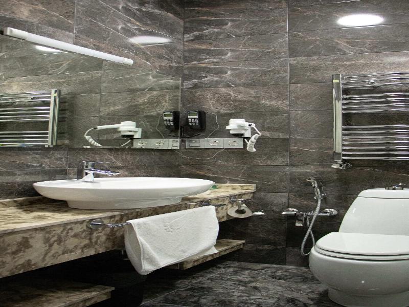 Home Suites Baku Halal Hotel image