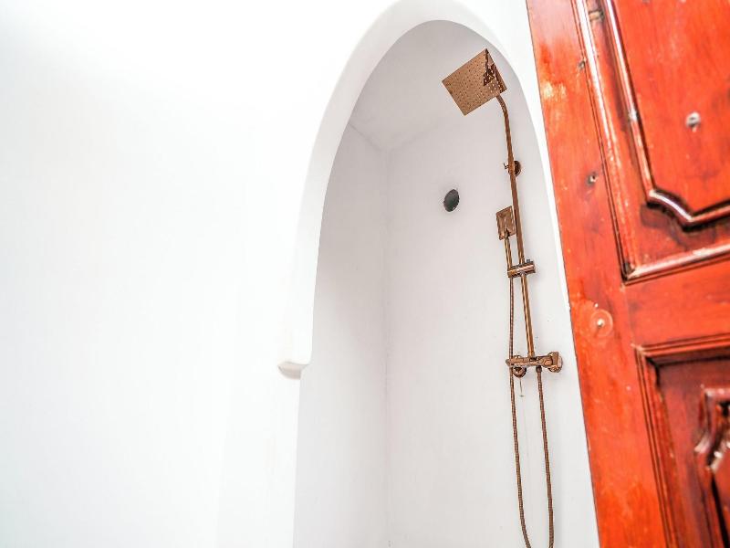 Riad Le Dromadaire Bleu By Weekome image
