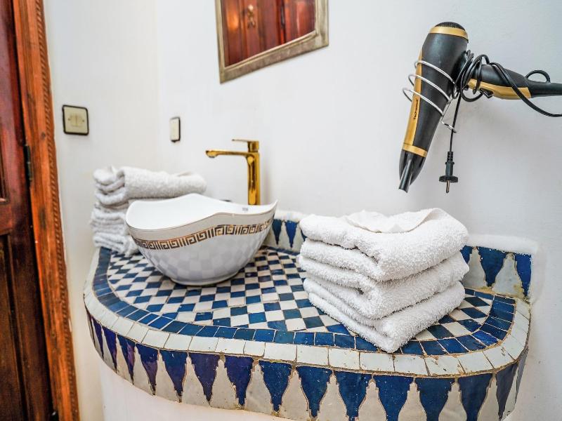 Riad Le Dromadaire Bleu By Weekome image