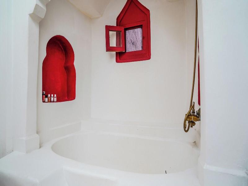 Riad Le Dromadaire Bleu By Weekome image
