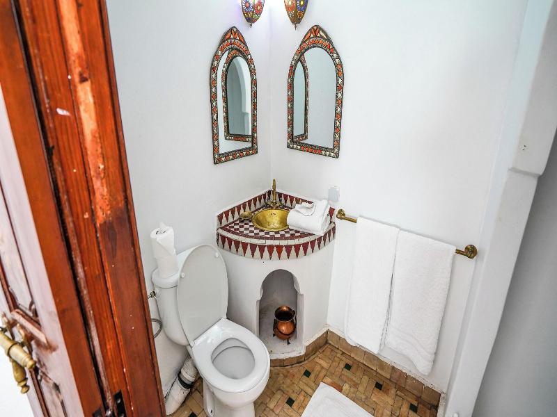 Riad Le Dromadaire Bleu By Weekome image