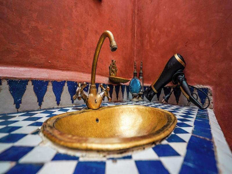Riad Le Dromadaire Bleu By Weekome image