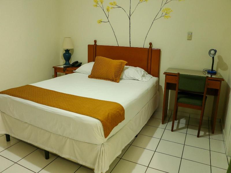 Hotel Villa Serena San Benito image