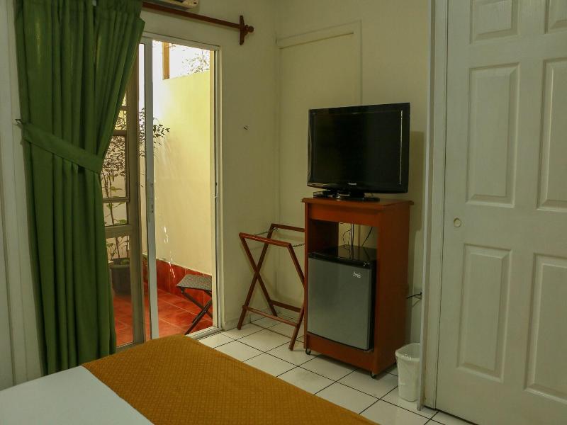 Hotel Villa Serena San Benito image