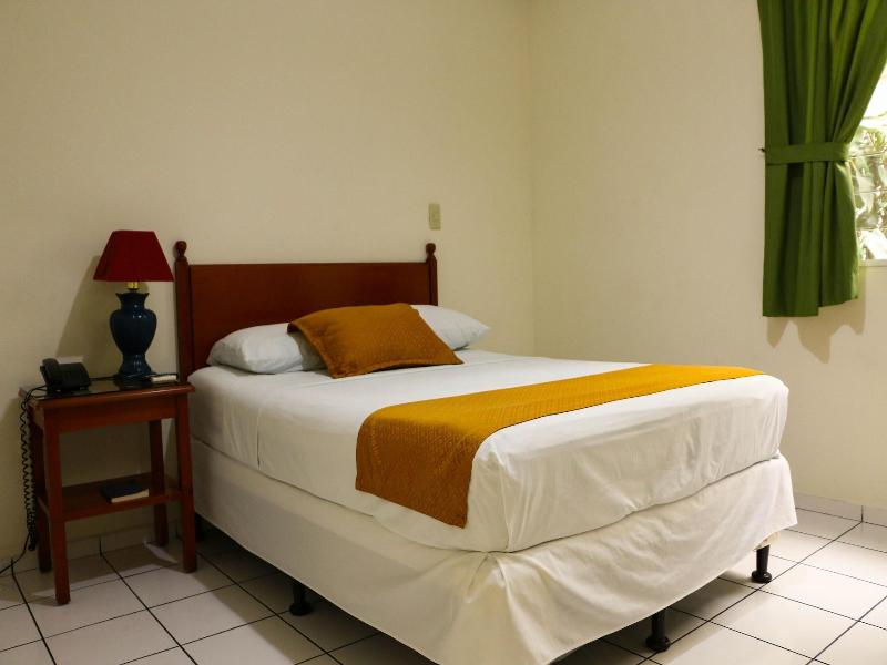 Hotel Villa Serena San Benito image