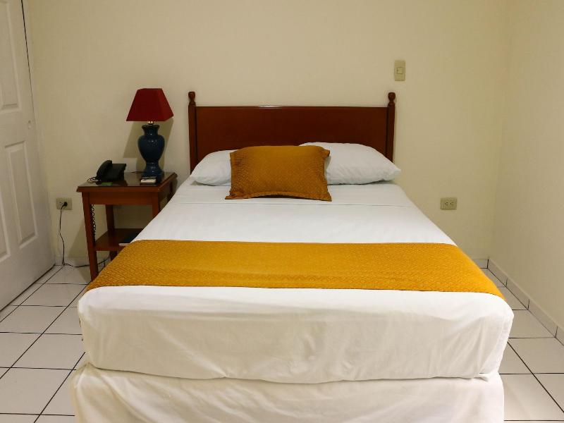 Hotel Villa Serena San Benito image
