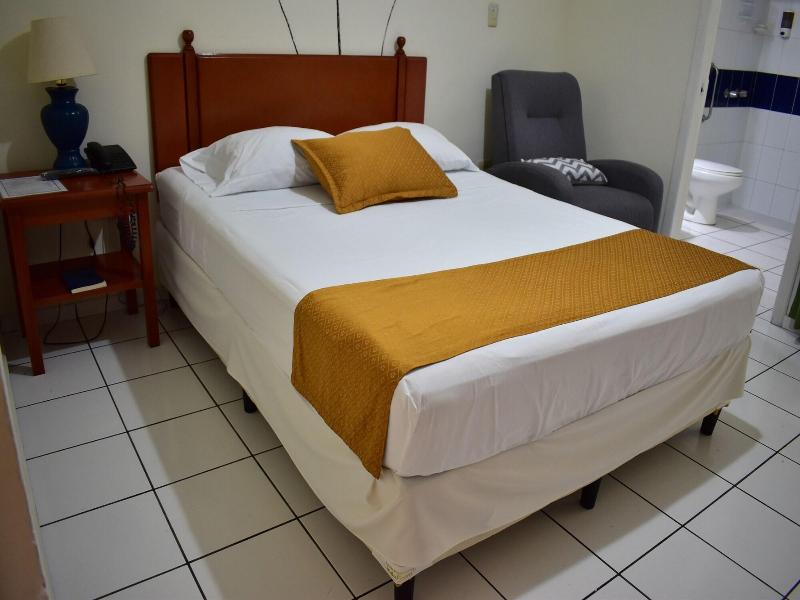 Hotel Villa Serena San Benito image