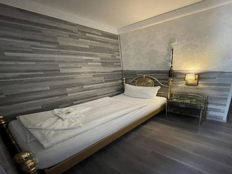 Hotel Garni Hennesburg image