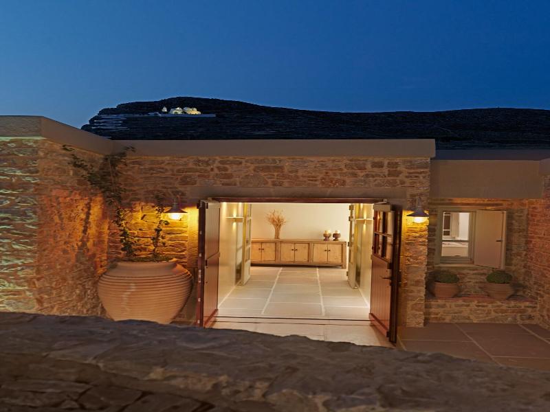 Themonies Luxury Suites image