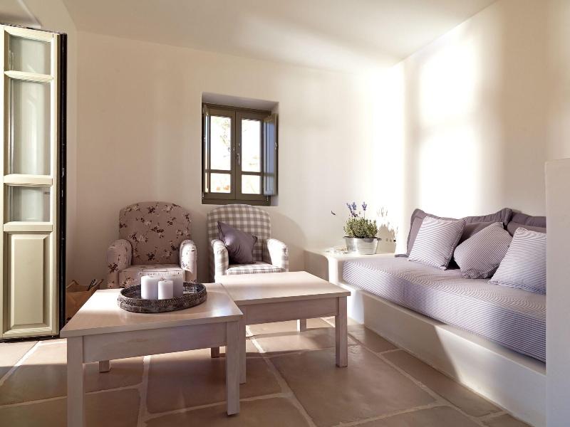 Themonies Luxury Suites image